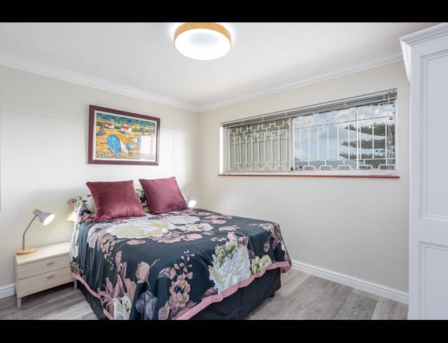 2 BEDROOM APARTMENT TO LET IN MUIZENBERG